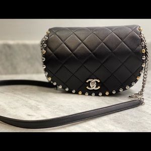 Black Chanel Single Flap Bag - EXCELLENT CONDITION